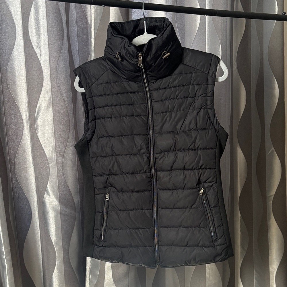 Women's Black Puffer Vest